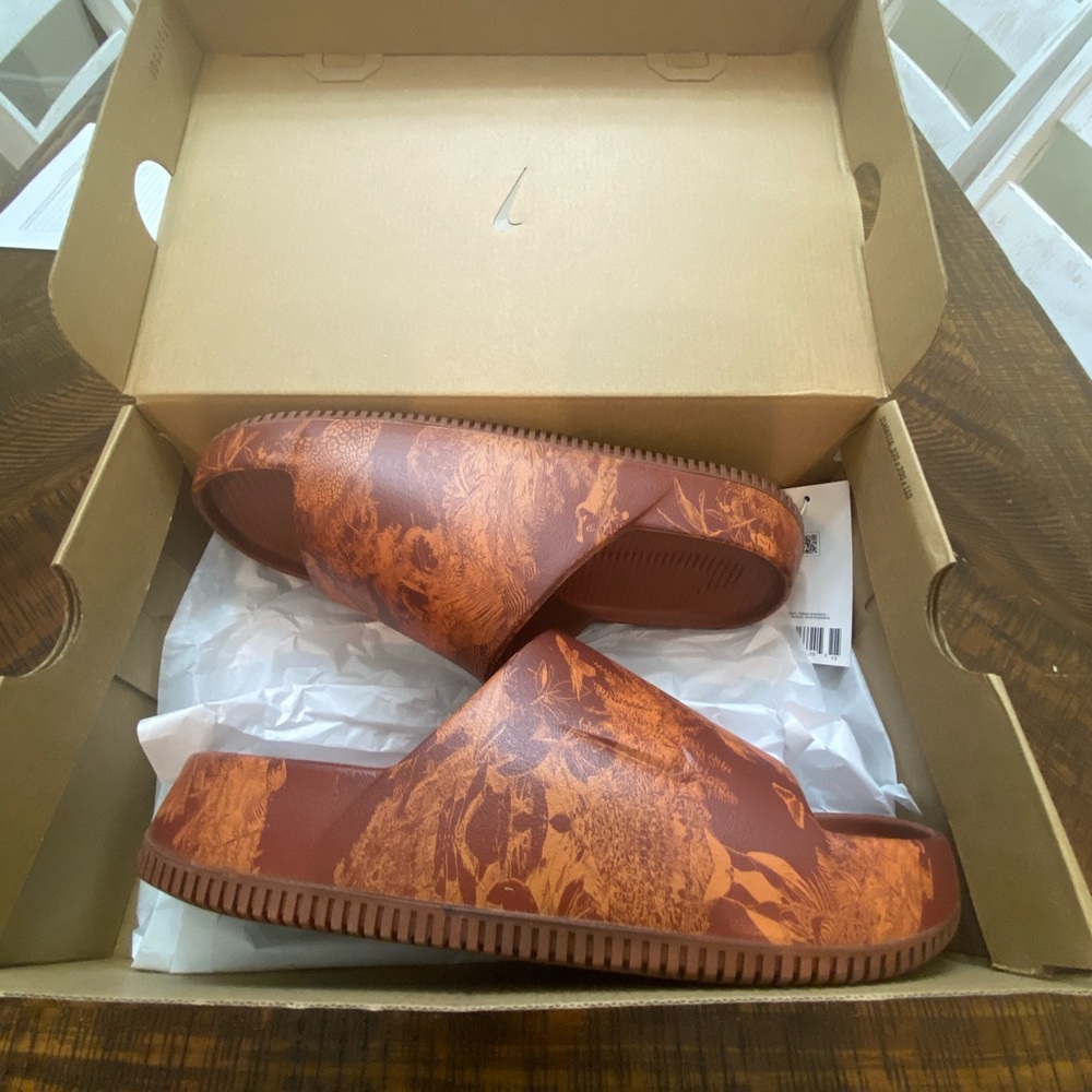 Nike Terra Brown and Rust Orange Slides